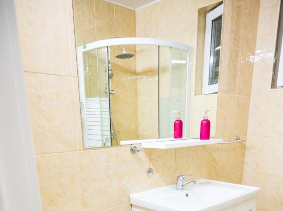 Escape Aparthotel Suceava Exterior foto